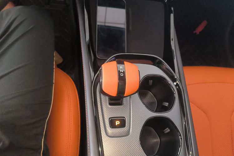 Changan UNI-V 2025 изображение автомобиля #18