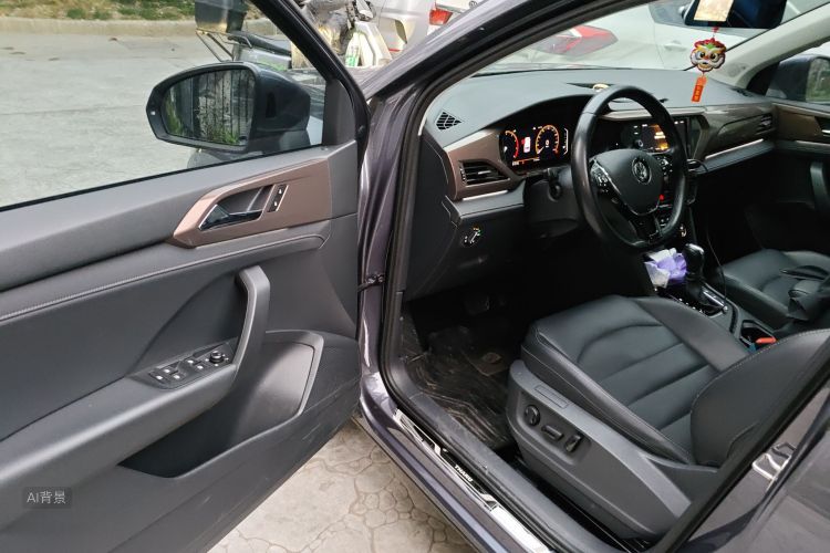 Volkswagen Tharu 2019 car image #18