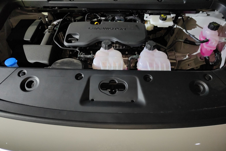 零跑汽车 零跑C10 2025 汽车图片 #18