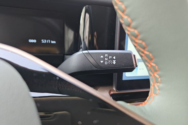 2025 car image #18