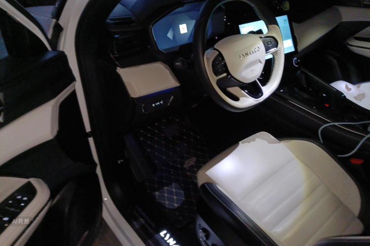 Lynk & Co 01 2022 #18 Lynk & Co 01 2022 car image #18