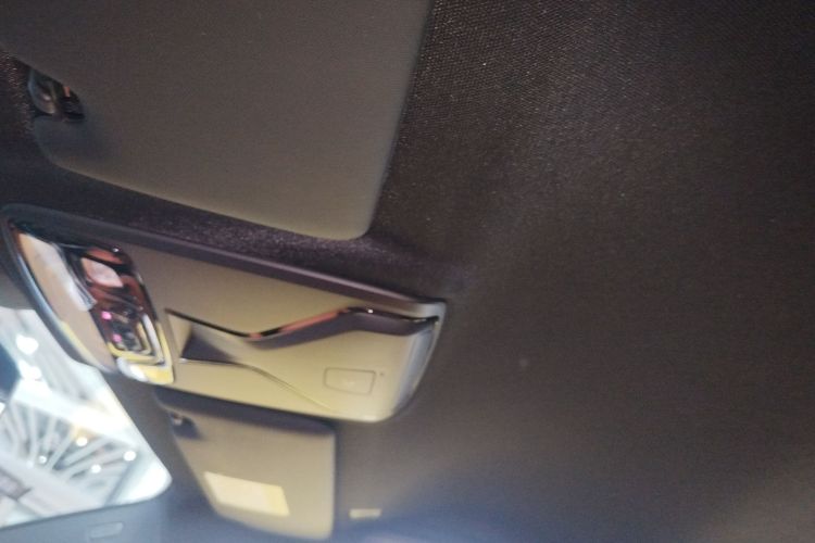 BMW M3 2025 image de voiture #18