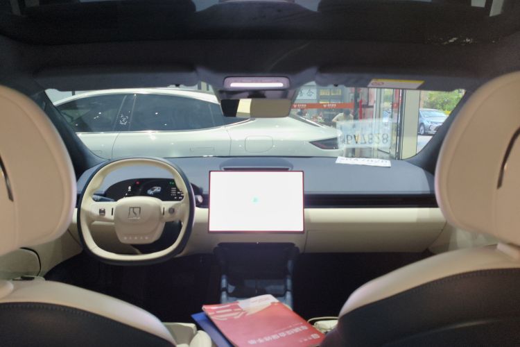 极氪 极氪007 2024 汽车图片 #18