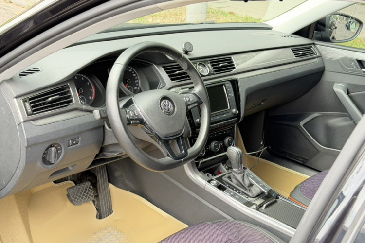 Volkswagen Passat 2018 car image #18