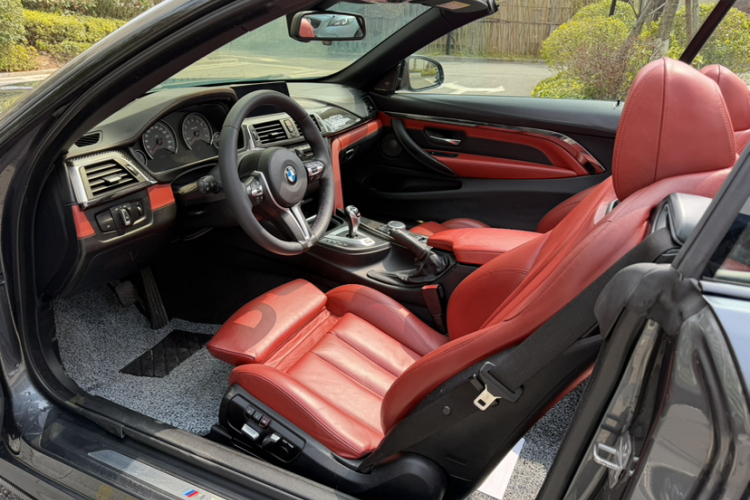 BMW M4 2018 imagem de carro #18