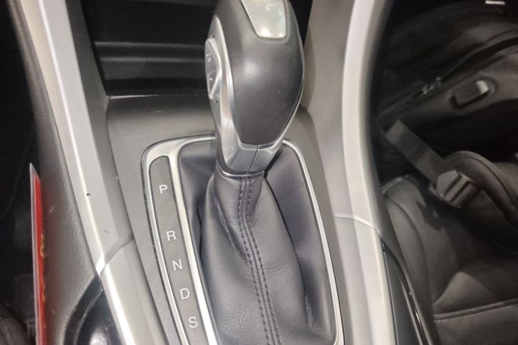 Ford Mondeo 2016 immagine di auto #18