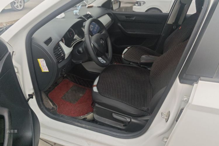 Skoda Fabia 2019 изображение автомобиля #18