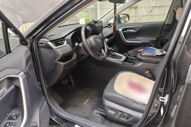 Toyota Wildlander 2023 car image #18