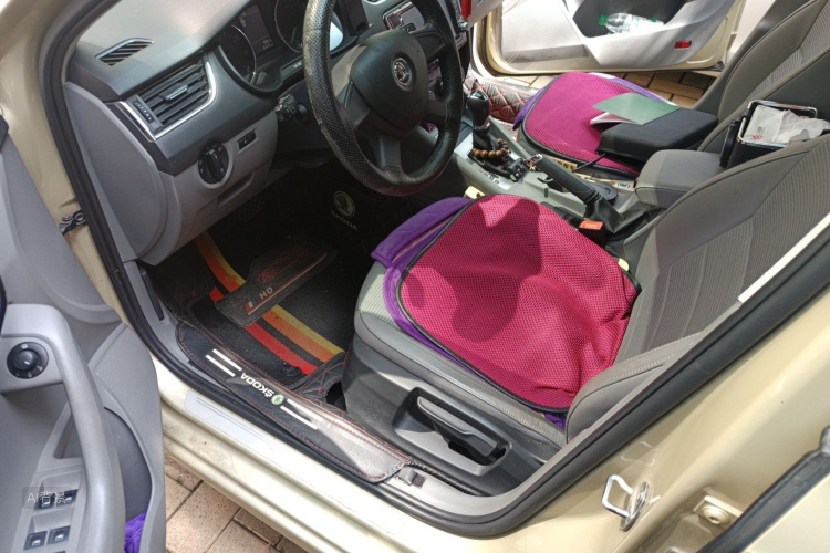 Skoda Octavia 2014 car image #18