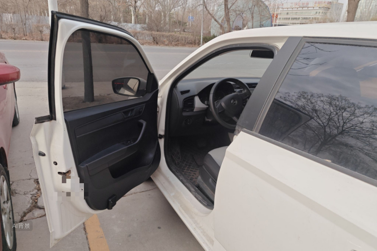 Skoda Fabia 2016 immagine di auto #18