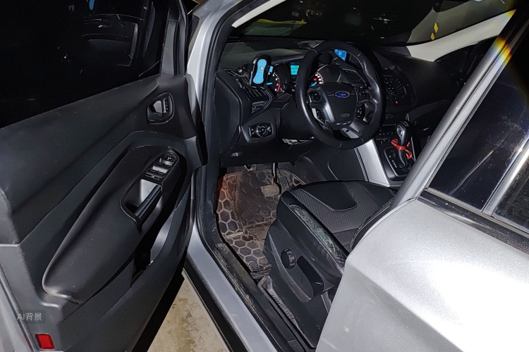 Ford Kuga 2013 immagine di auto #18