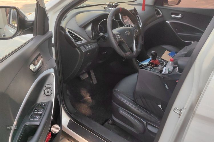 Hyundai Santa Fe 2014 car image #18