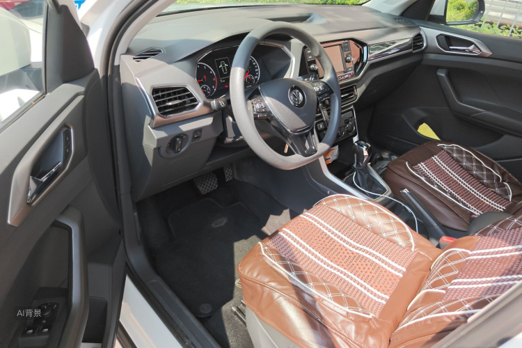Volkswagen T-Cross 2020 car image #18