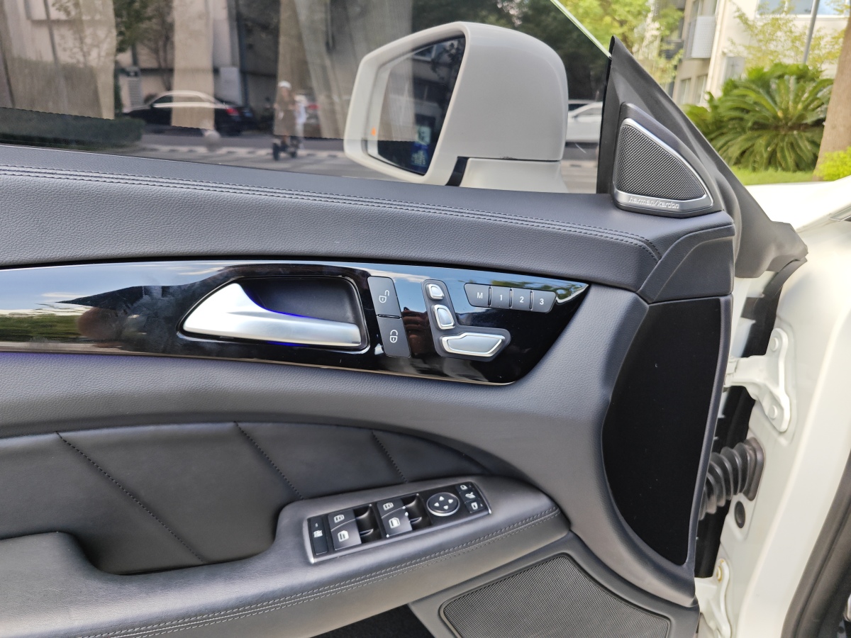 Mercedes-Benz CLS AMG 2016 صورة سيارة #18