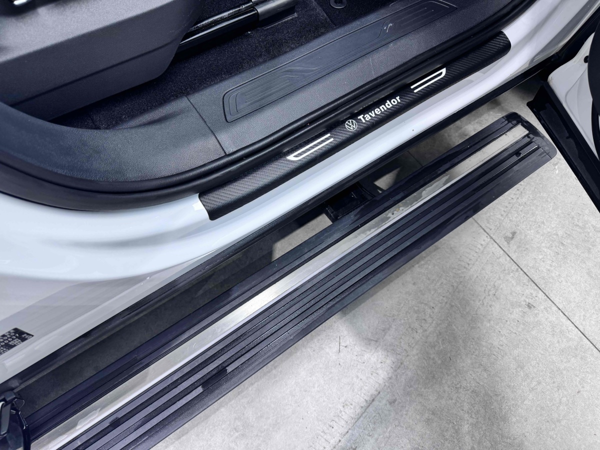 Volkswagen Tavendor 2023 car image #18