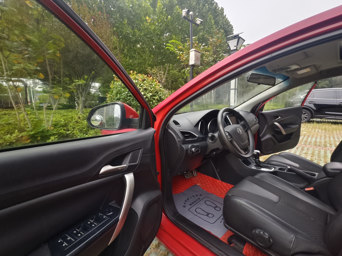 MG GT 2014 car image #18