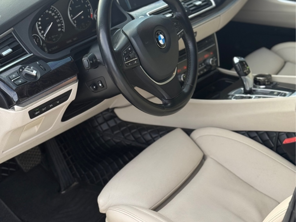 BMW 5 Series GT 2014 immagine di auto #18