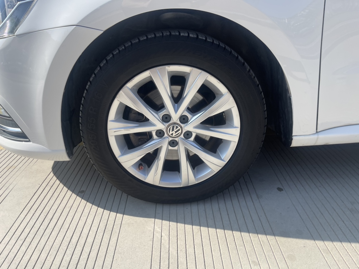 Volkswagen ID.UNYX 06 2016 صورة سيارة #18