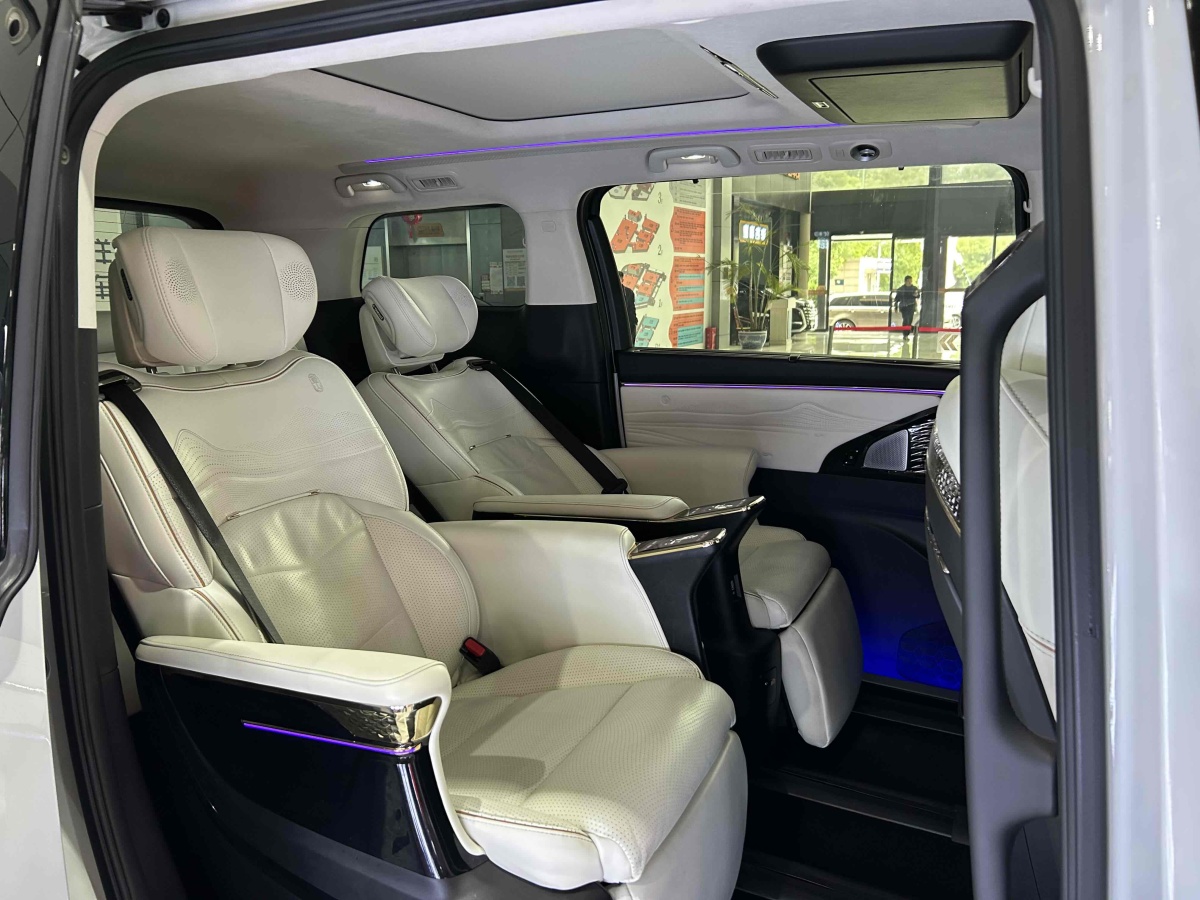 GAC Trumpchi E9 2023 #18 GAC Trumpchi E9 2023 car image #18