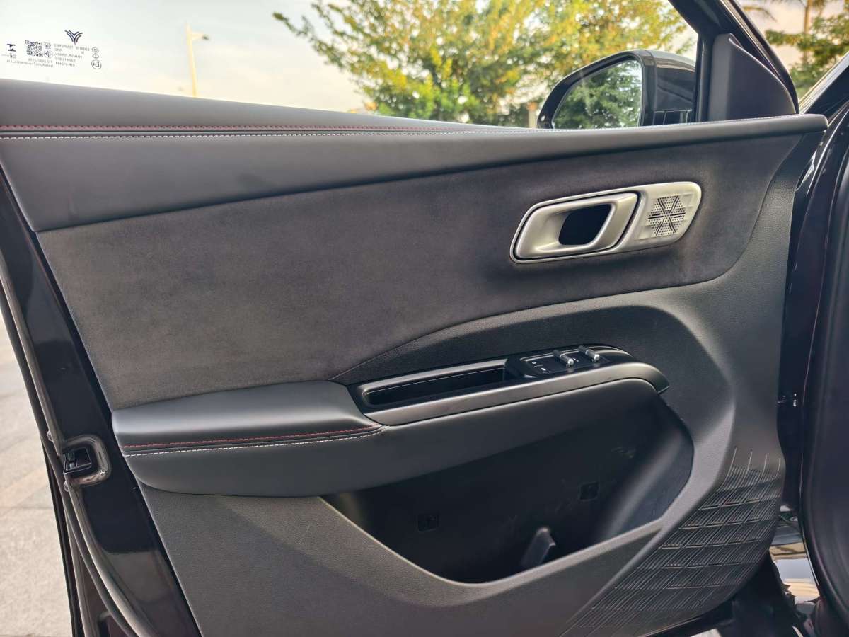 哪吒汽车 哪吒X 2024 #18 哪吒汽车 哪吒X 2024 汽车图片 #18