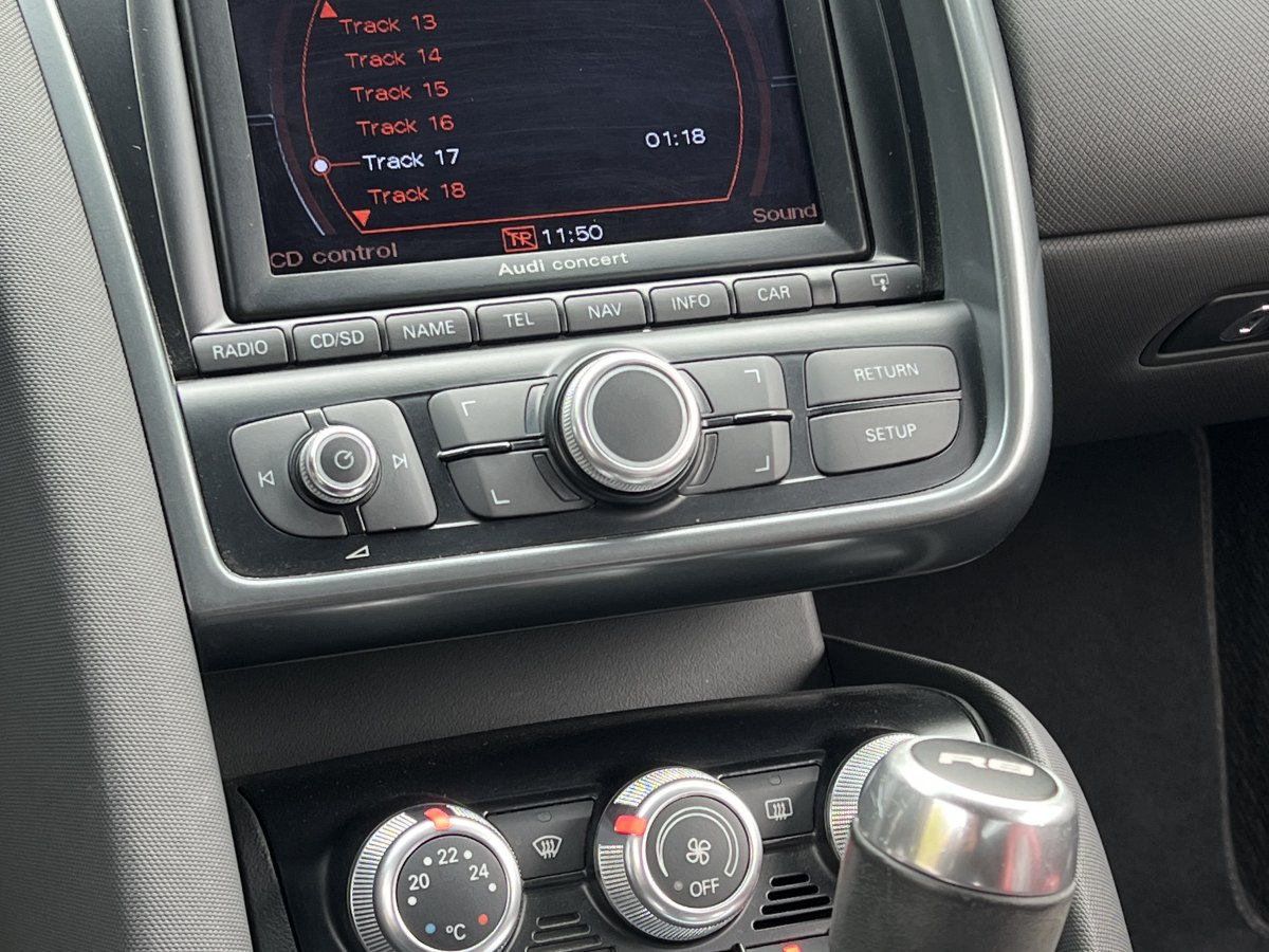 Audi R8 2010 #18 Audi R8 2010 car image #18