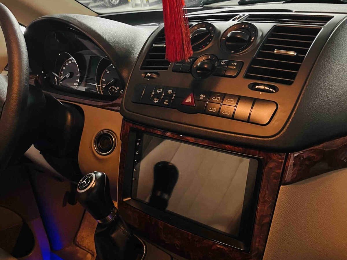 Mercedes-Benz Viano (Imported) 2014 #18 Mercedes-Benz Viano (Imported) 2014 car image #18