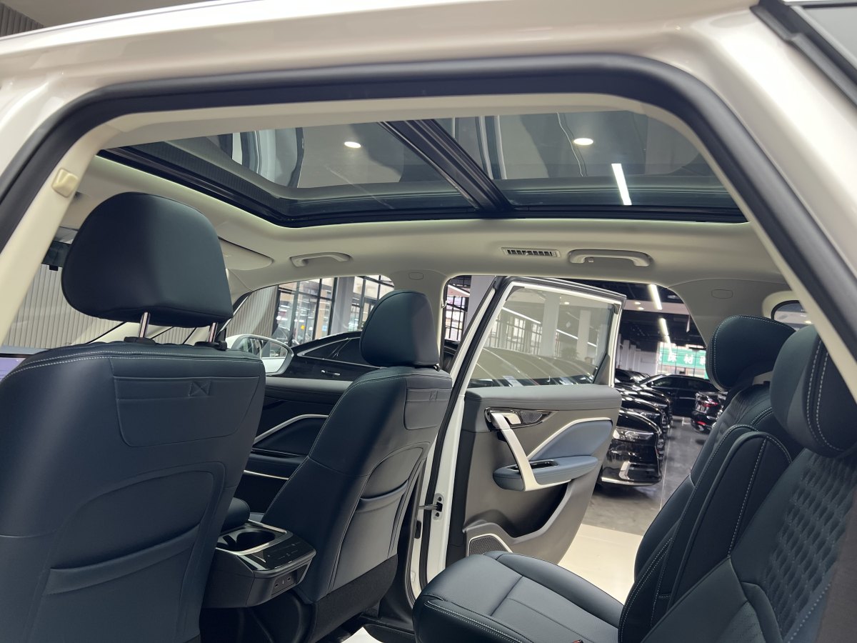 GEELY JiaJi 2025 car image #18