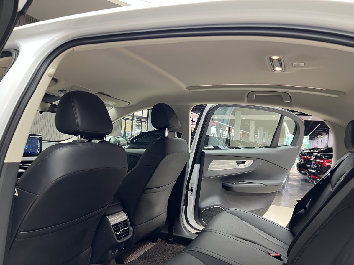 HongQi E-QM5 2024 #18 HongQi E-QM5 2024 car image #18