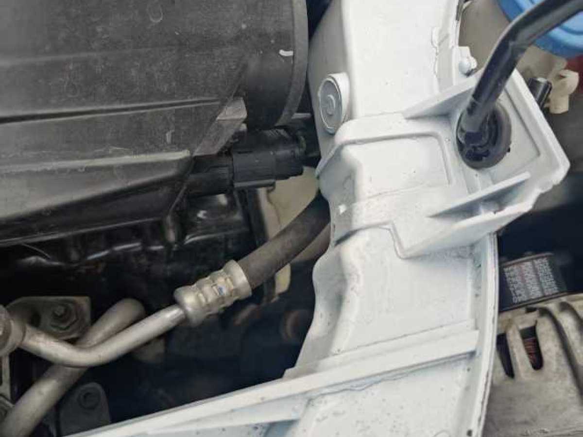 Ford Escort 2015 car image #18