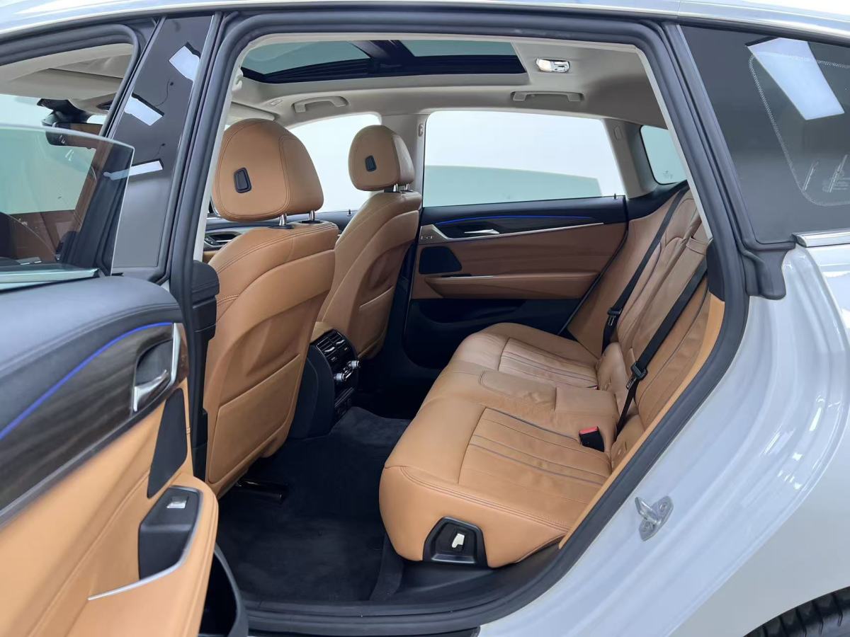 BMW 6 Series GT 2019 car image #18