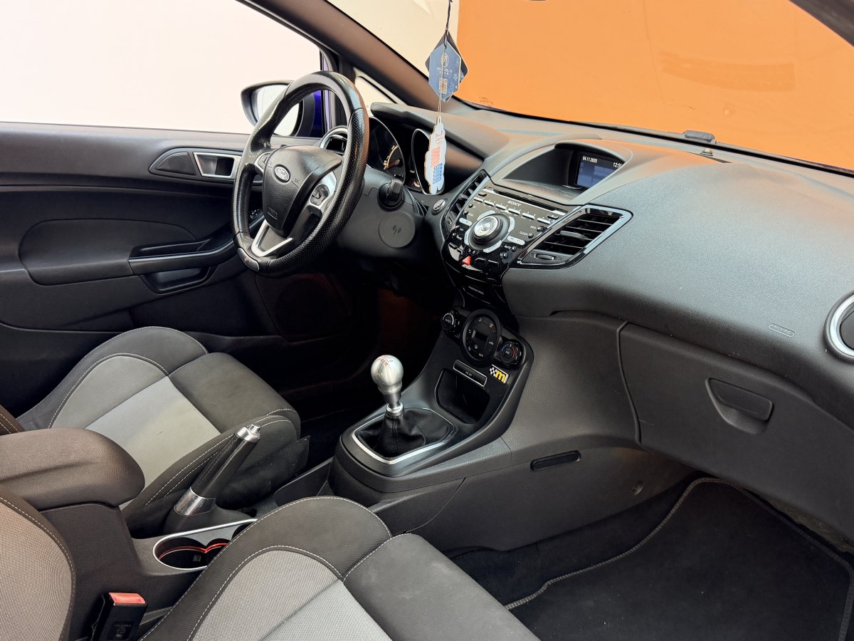 Ford Fiesta (Imported) 2013 #18 Ford Fiesta (Imported) 2013 car image #18