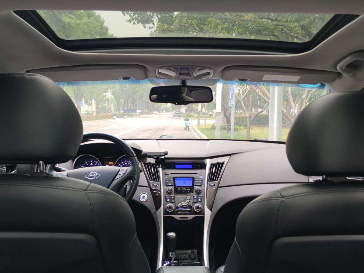 现代 索纳塔 2011 汽车图片 #18