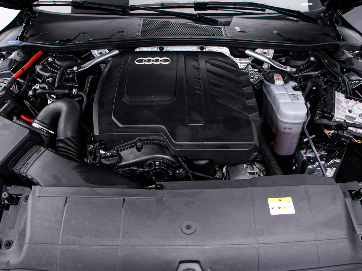 Audi A7L 2025 car image #18