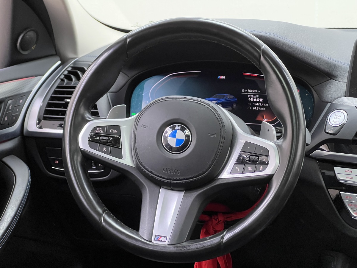 BMW X4 2021 car image #18