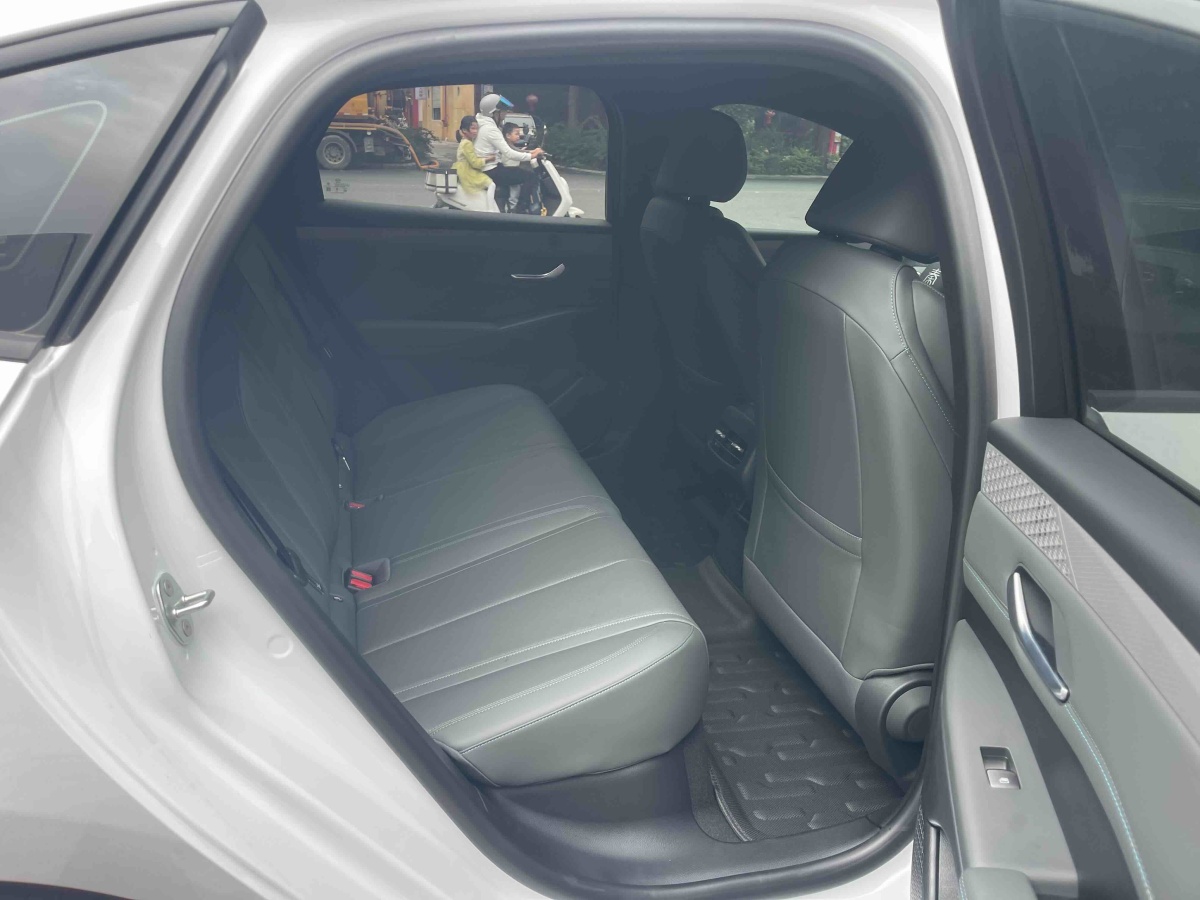 BYD Qin 2025 car image #18