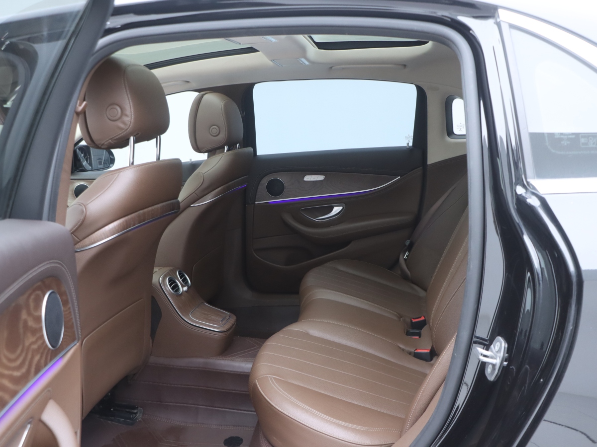 Mercedes-Benz E Class New Energy 2022 car image #18