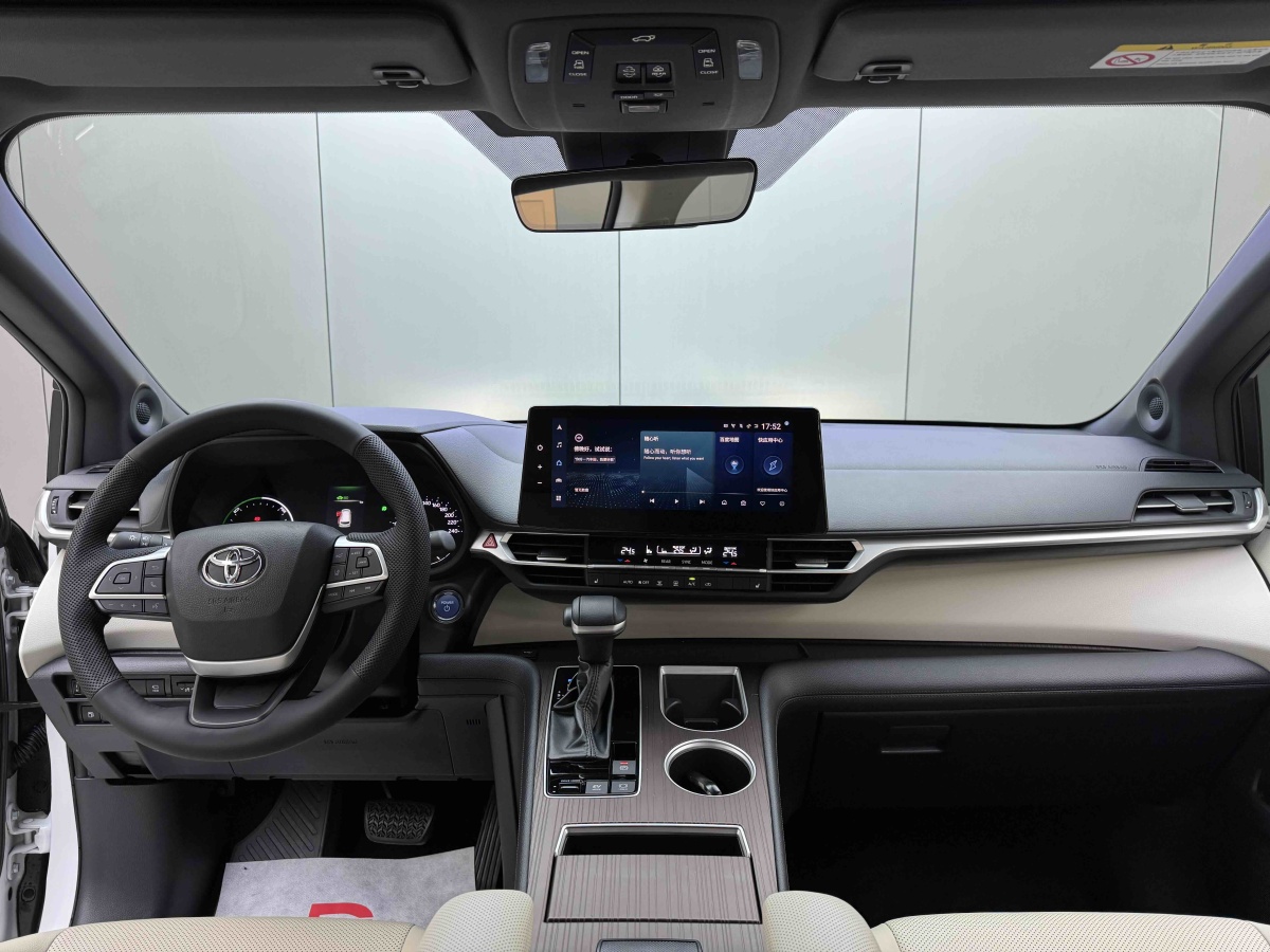 Toyota Granvia 2024 immagine di auto #18