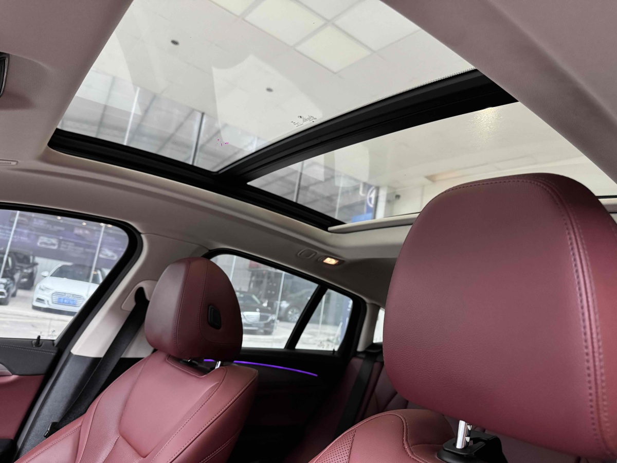 BMW X4 2021 car image #18