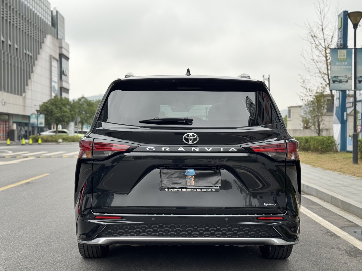Toyota Granvia 2024 #18 Toyota Granvia 2024 immagine di auto #18