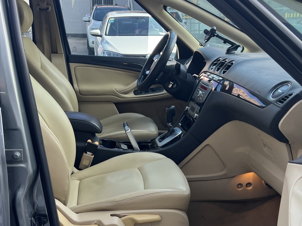 Ford S-MAX 2012 car image #18