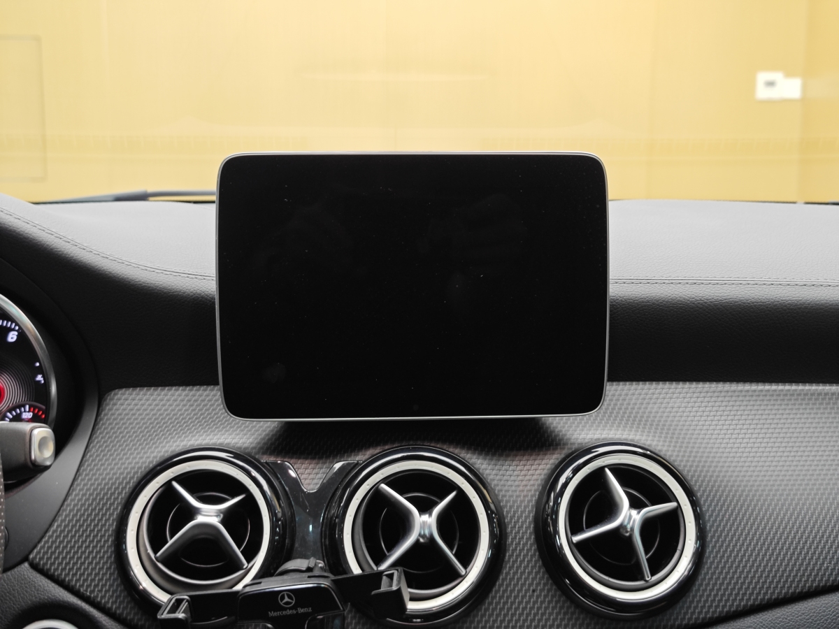 Mercedes-Benz GLA Class (Imported) 2019 #18 Mercedes-Benz GLA Class (Imported) 2019 immagine di auto #18