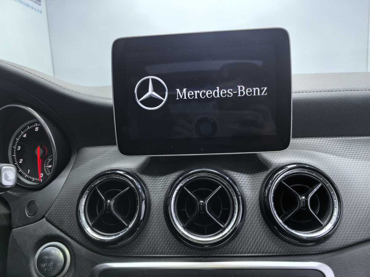 Mercedes-Benz GLA Class (Imported) 2019 immagine di auto #18
