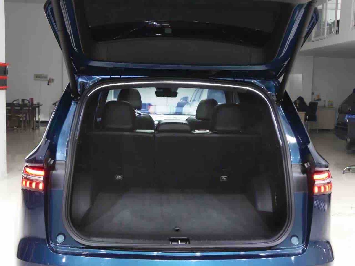 GEELY Tugella 2022 #18 GEELY Tugella 2022 car image #18