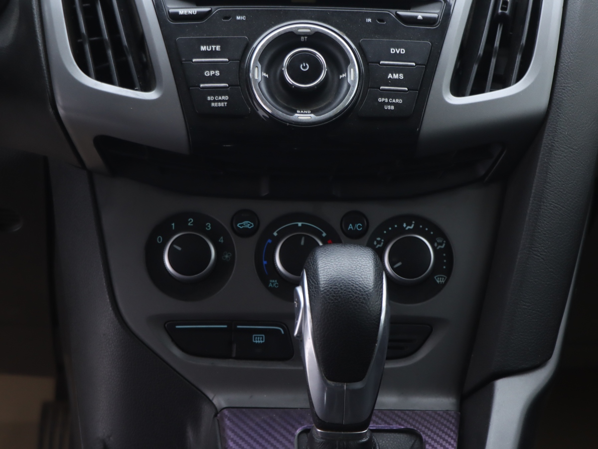 Ford Focus (Imported) 2013 car image #18