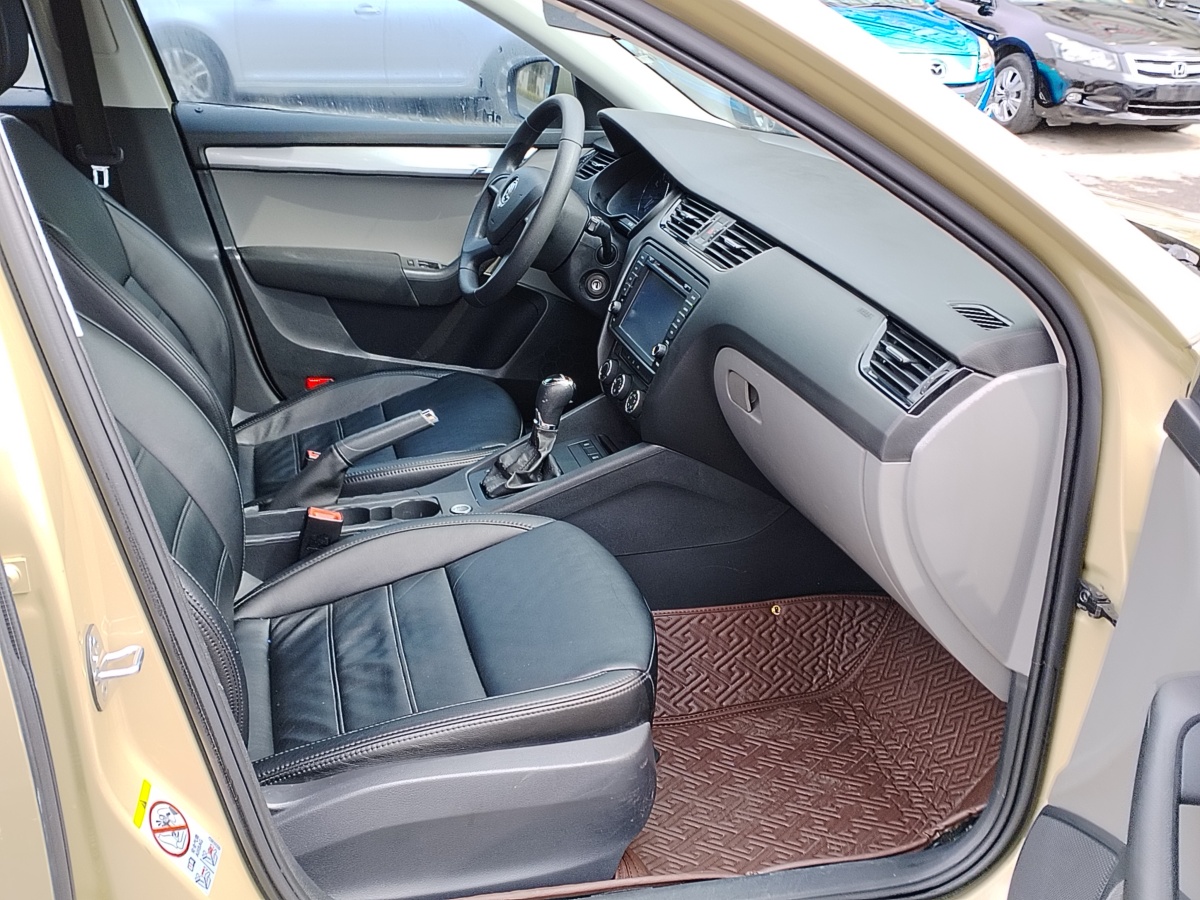 Skoda Octavia (Imported) 2015 car image #18