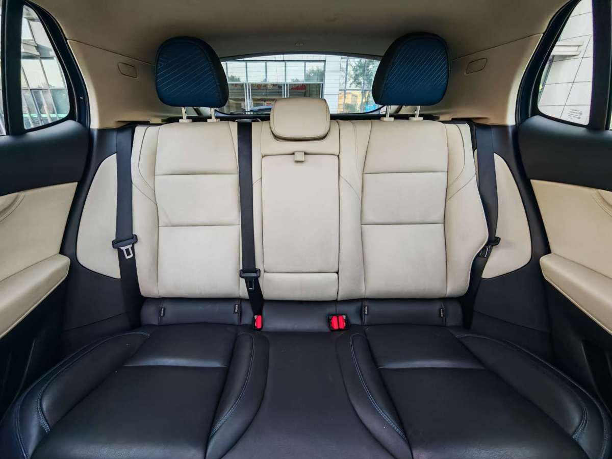 Lynk & Co 01 2019 car image #18