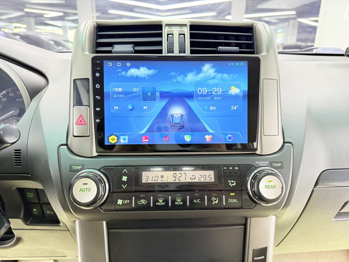 Toyota 2013 car image #18