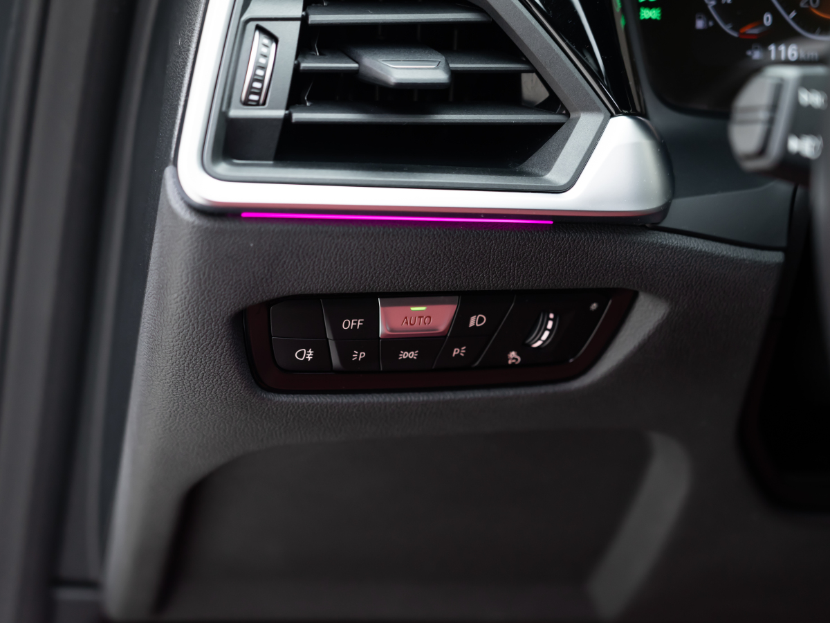 BMW 4 Series 2022 immagine di auto #18