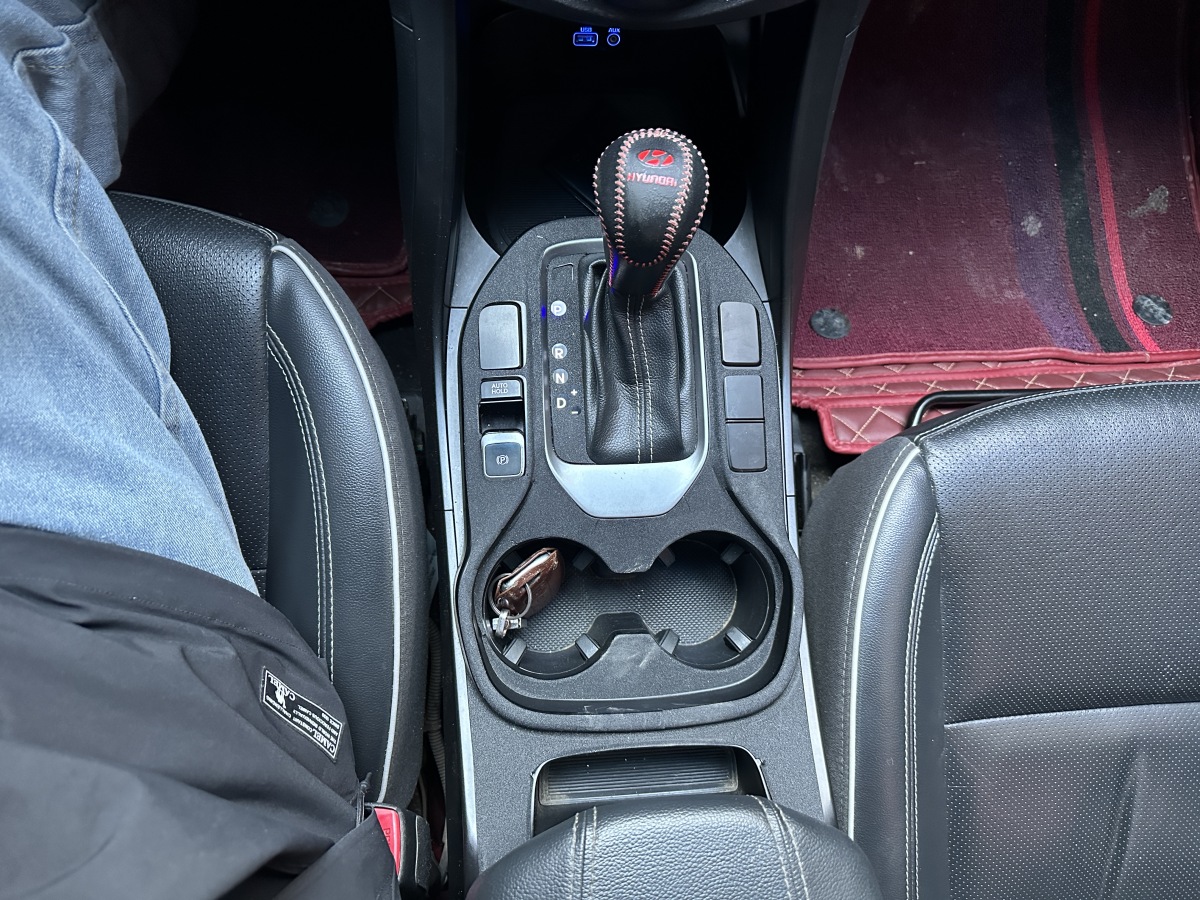 Hyundai Santa Fe 2018 car image #18