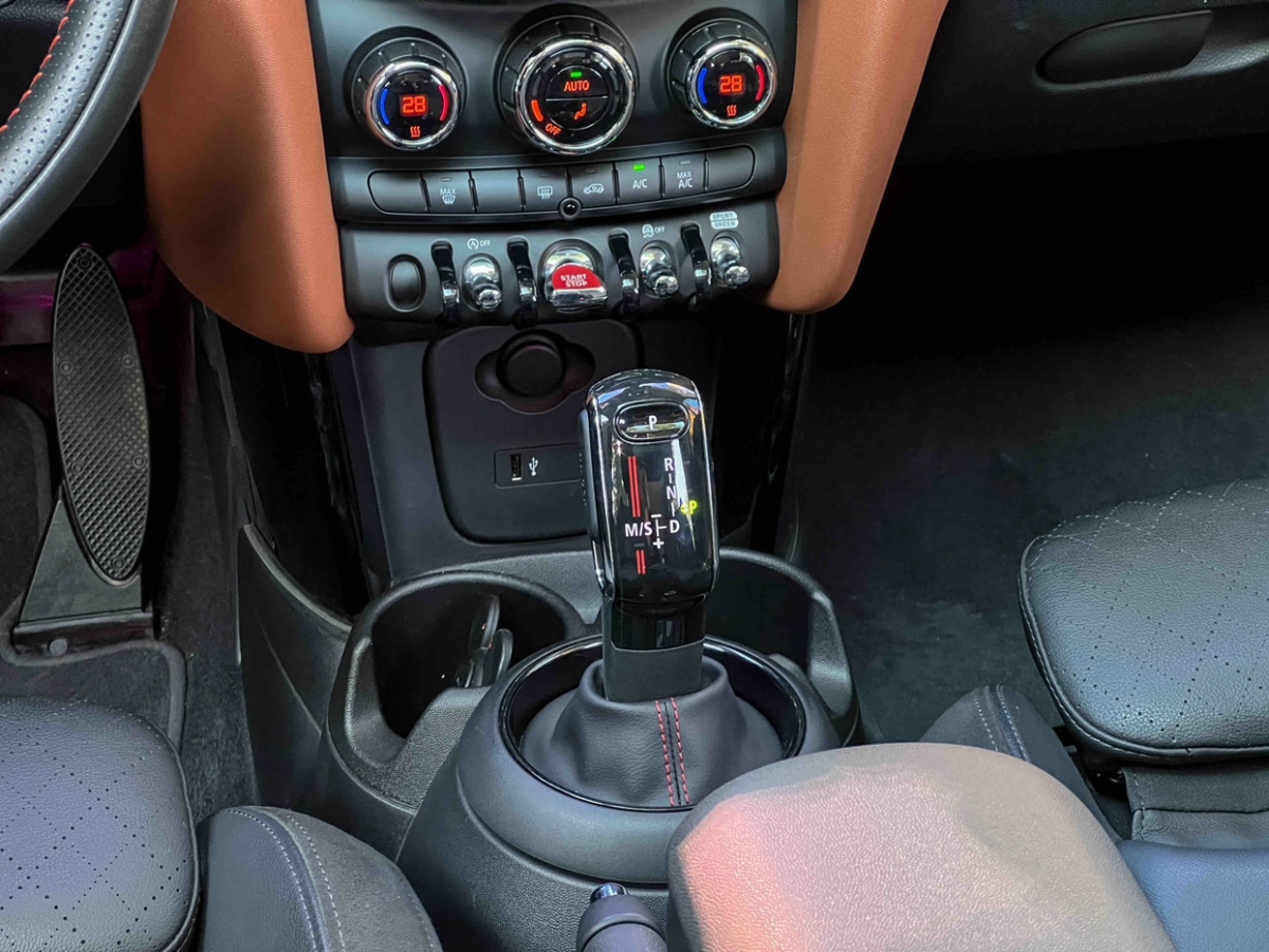BMW 2019 car image #18